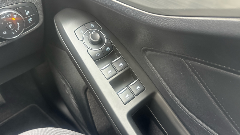 Ford Focus 1.0 EcoBoost Hybrid mHEV 155 Titanium 5dr Petrol Hatchback